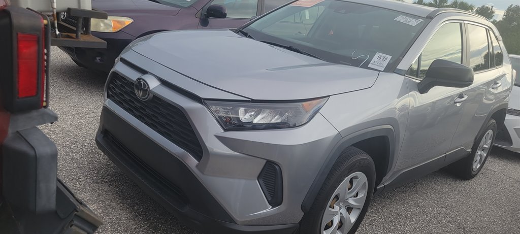 2020 Toyota RAV4 LE