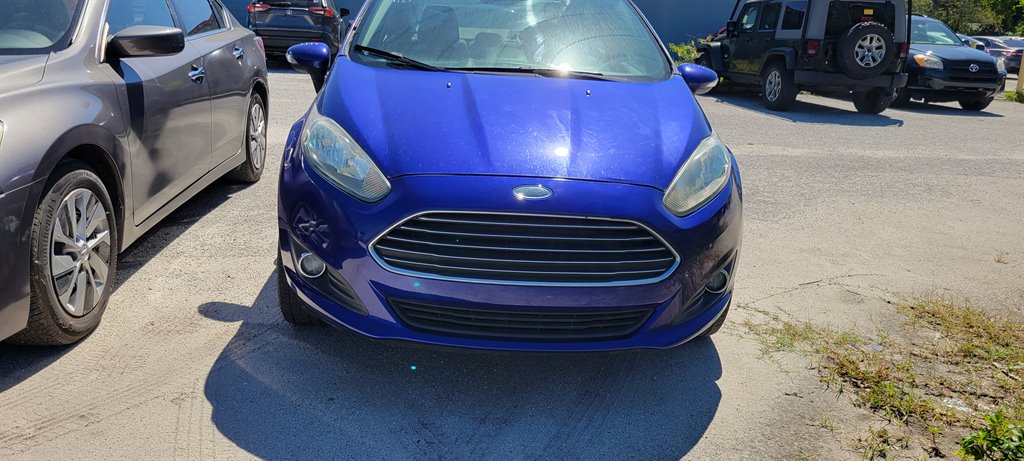 2014 Ford Fiesta SE's photo