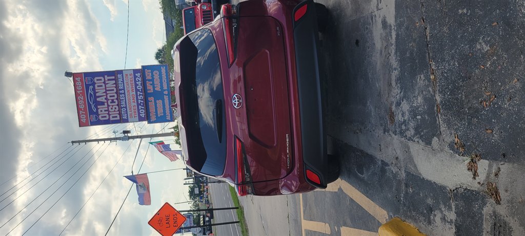 2021 Toyota Highlander XLE - Photo 12