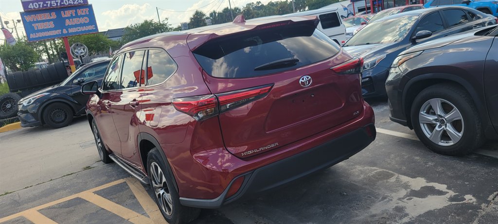 2021 Toyota Highlander XLE - Photo 10