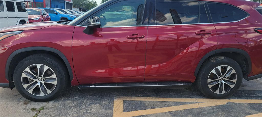 2021 Toyota Highlander XLE - Photo 8