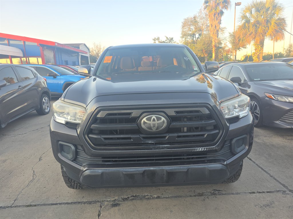 2018 Toyota Tacoma SR's photo