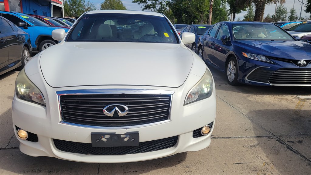 2013 INFINITI M 37's photo