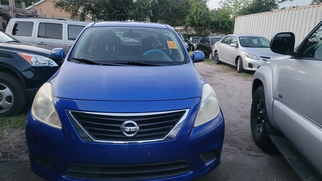 2013 Nissan Versa Sedan SV